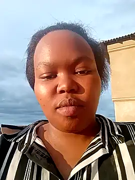 Snapshot of 3bigcuteness chatting on 12-14-25, 04:12 3bigcuteness online show from 12-14-25, 04:12