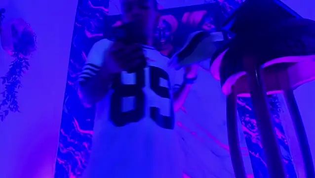 Snapshot of wild_best chatting on 02-23-26, 02:14 wild best online show from 02-23-26, 02:14