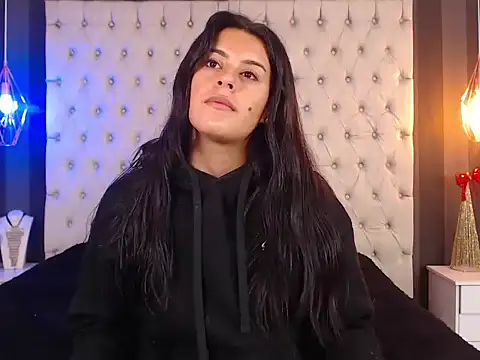 Camile Petite online show from 11-04-25, 07:35