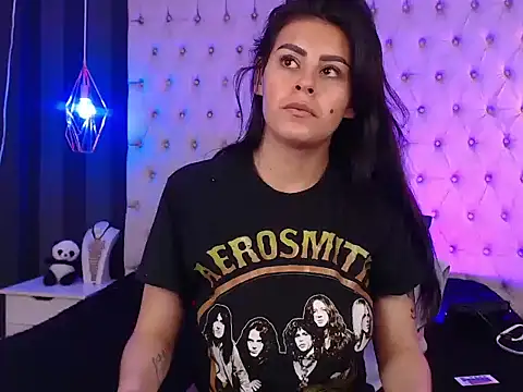 Camile Petite online show from 11-12-25, 07:35