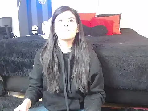 Camile Petite online show from 12-04-25, 07:55