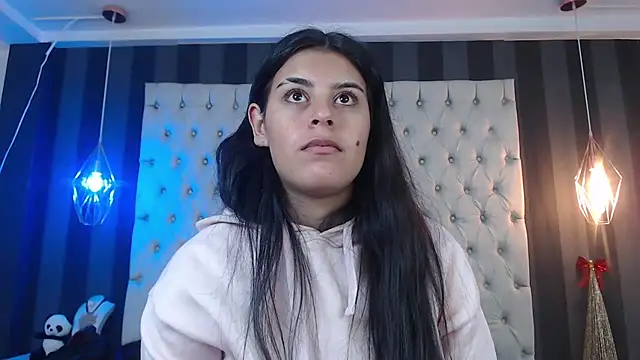 Camile Petite online show from 12-13-25, 09:20