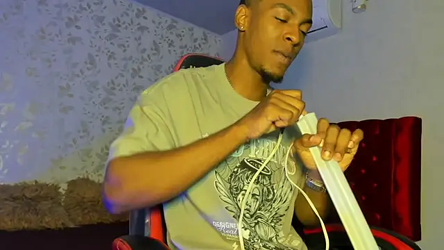 Snapshot of for_itan chatting on 12-15-25, 12:31 for itan online show from 12-15-25, 12:31