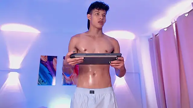 KamiSuarez online show from 04-03-26, 07:23