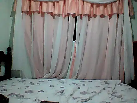 HotGiirl2025 online show from 01-10-26, 04:47