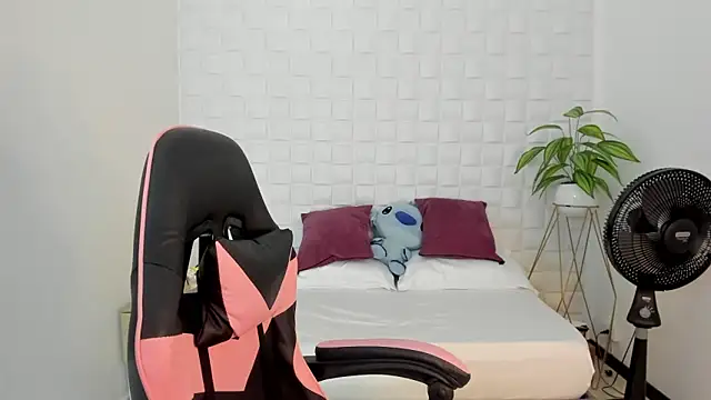 victoria 243 online show from 02-15-26, 08:13