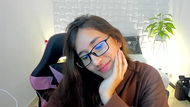 victoria 243 online show from 03-06-26, 08:38