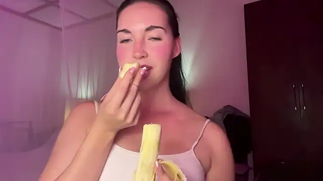 Bae Belle online show from 11-29-25, 06:22