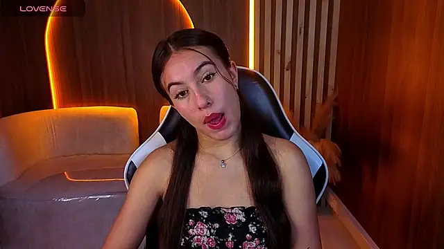 Nikka Tx online show from 04-14-26, 01:06