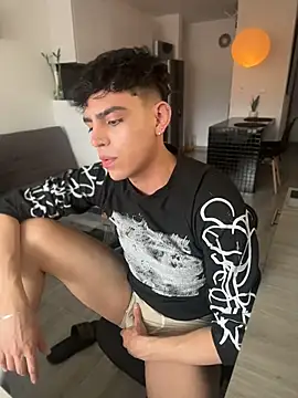 aronnhidden online show from 06-22-26, 10:07
