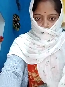 Snapshot of Anju_sharma chatting on 02-14-26, 10:17 Anju sharma online show from 02-14-26, 10:17