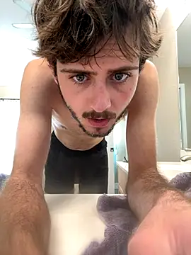 Snapshot of mattcumsquik chatting on 10-31-25, 06:31 mattcumsquik online show from 10-31-25, 06:31