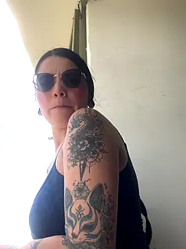 Snapshot of Gaby_parker2 chatting on 10-28-25, 03:04 Gaby parker2 online show from 10-28-25, 03:04