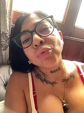 Snapshot of solmorochia chatting on 12-14-25, 04:12 solmorochia online show from 12-14-25, 04:12