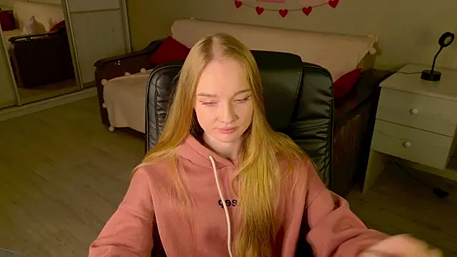 Snapshot of Shawty_Mia chatting on 11-13-25, 05:34 Shawty Mia online show from 11-13-25, 05:34