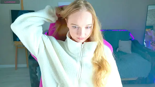 Snapshot of Shawty_Mia chatting on 12-04-25, 02:04 Shawty Mia online show from 12-04-25, 02:04