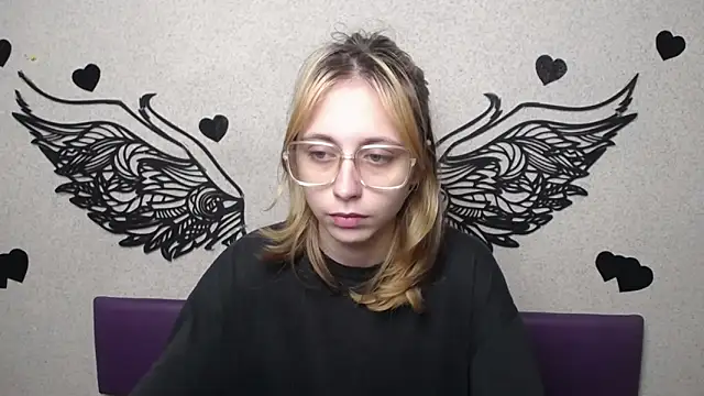 TracyLll online show from 11-21-25, 12:15