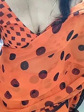 Snapshot of tamil_chitra12 chatting on 11-23-25, 05:51 tamil chitra12 online show from 11-23-25, 05:51