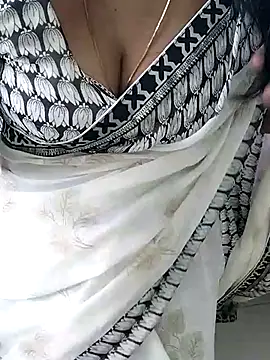 Snapshot of tamil_chitra12 chatting on 12-05-25, 05:49 tamil chitra12 online show from 12-05-25, 05:49