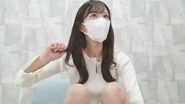 Snapshot of Minami_jjjj chatting on 12-15-25, 12:59 Minami jjjj online show from 12-15-25, 12:59