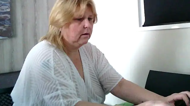 Sylviastar46 online show from 03-28-26, 08:47