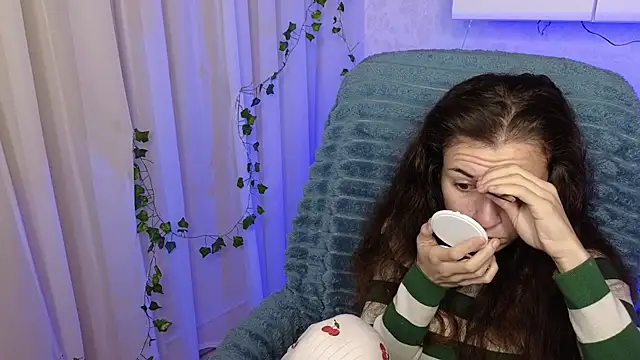 Snapshot of Ulyanix chatting on 11-24-25, 04:56 Ulyanix online show from 11-24-25, 04:56