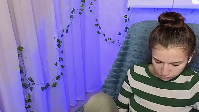 Snapshot of Ulyanix chatting on 11-27-25, 04:58 Ulyanix online show from 11-27-25, 04:58