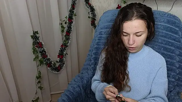 Snapshot of Ulyanix chatting on 12-17-25, 05:02 Ulyanix online show from 12-17-25, 05:02