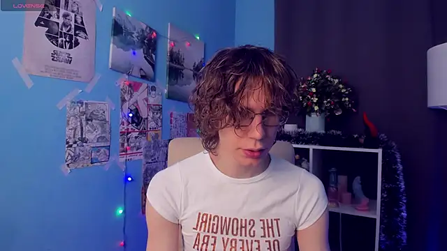 Snapshot of LeoBensyten chatting on 12-01-25, 01:38 LeoBensyten online show from 12-01-25, 01:38