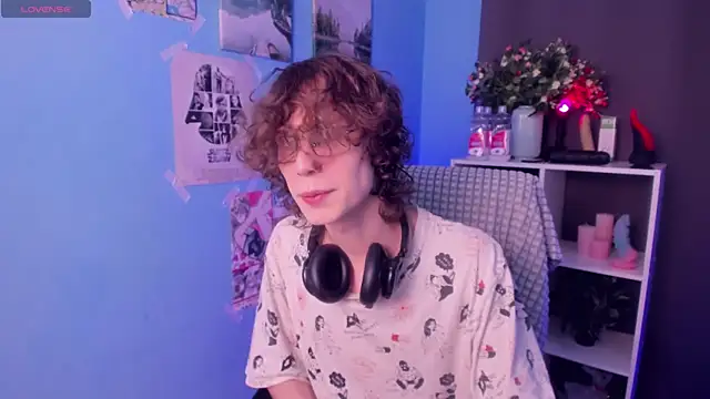 Snapshot of LeoBensyten chatting on 01-15-26, 02:54 LeoBensyten online show from 01-15-26, 02:54