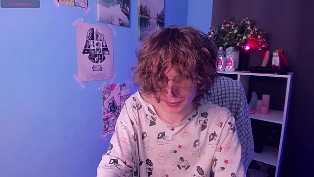 Snapshot of LeoBensyten chatting on 01-17-26, 03:06 LeoBensyten online show from 01-17-26, 03:06