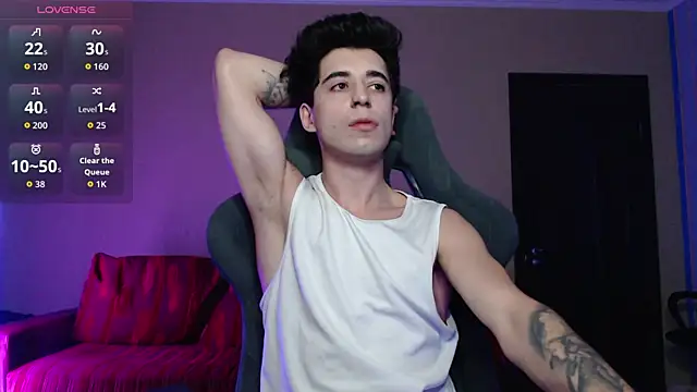 Snapshot of Yofukashii chatting on 12-20-25, 01:12 Yofukashii online show from 12-20-25, 01:12