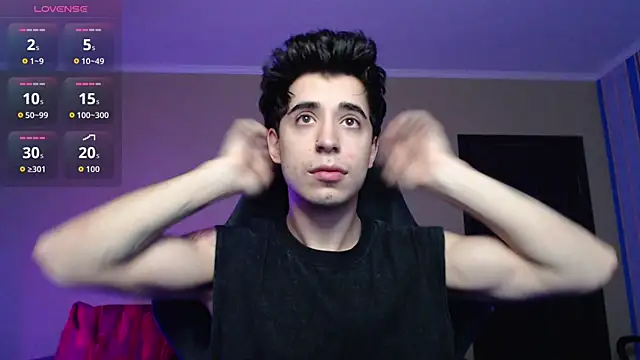 Snapshot of Yofukashii chatting on 12-23-25, 04:43 Yofukashii online show from 12-23-25, 04:43