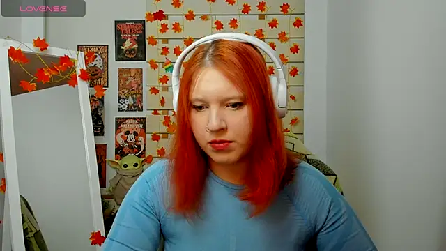 Snapshot of FoxPlayXX chatting on 11-23-25, 11:15 FoxPlayXX online show from 11-23-25, 11:15