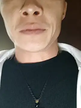 Snapshot of tian7788 chatting on 12-19-25, 02:35 tian7788 online show from 12-19-25, 02:35