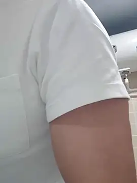 Snapshot of tian7788 chatting on 03-06-26, 06:04 tian7788 online show from 03-06-26, 06:04