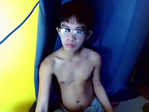 Snapshot of newcummersxx chatting on 03-19-26, 05:33 newcummersxx online show from 03-19-26, 05:33