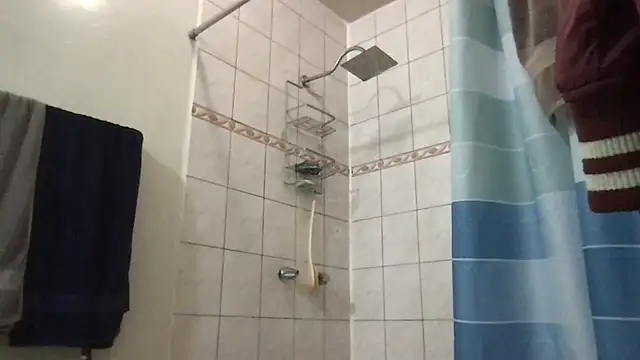 ezrah23 online show from 12-16-25, 04:34