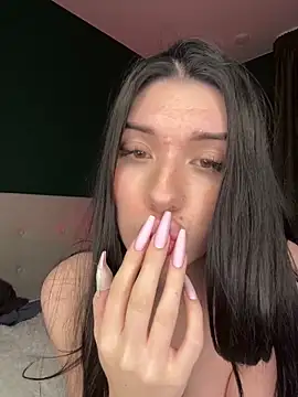 Snapshot of Kattyschwarz chatting on 11-29-25, 08:01 Kattyschwarz online show from 11-29-25, 08:01