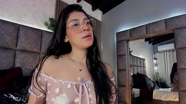 Snapshot of BrigitteVons chatting on 12-16-25, 11:10 BrigitteVons online show from 12-16-25, 11:10