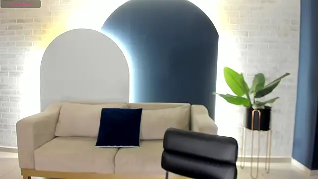 Snapshot of BellaConnorX chatting on 05-12-26, 04:42 BellaConnorX online show from 05-12-26, 04:42