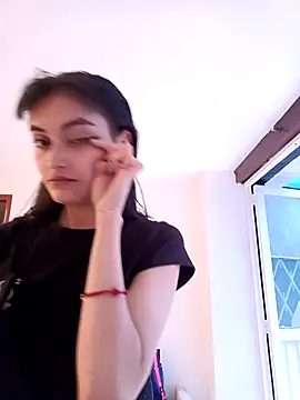 Snapshot of Kripta132 chatting on 11-17-25, 12:33 Kripta132 online show from 11-17-25, 12:33