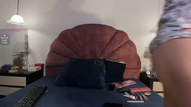 Snapshot of Kripta132 chatting on 11-28-25, 11:57 Kripta132 online show from 11-28-25, 11:57