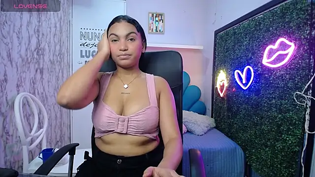 valeria martinez19 online show from 11-21-25, 03:05