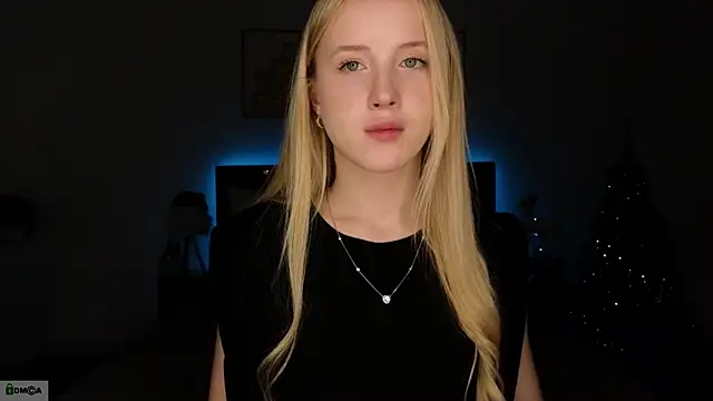 Snapshot of adele_armass chatting on 12-21-25, 07:54 adele armass online show from 12-21-25, 07:54