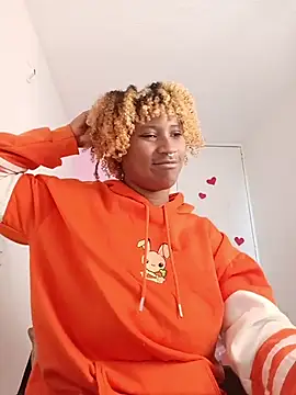 EvonyFoxxx online show from 04-19-26, 08:33