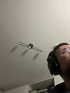 Guttermann online show from 11-26-25, 10:38