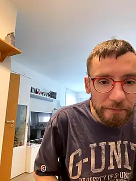 Guttermann online show from 01-06-26, 01:04