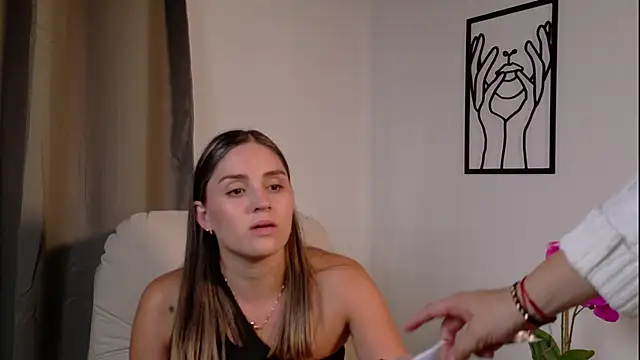 VictoriaNova  online show from 02-09-26, 08:57