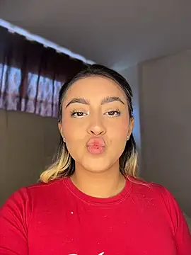 Elina Hills online show from 04-16-26, 07:03